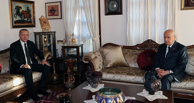 Cumhurbaşkanı Erdoğan MHP lideri Bahçeli’yi evinde ziyaret etti