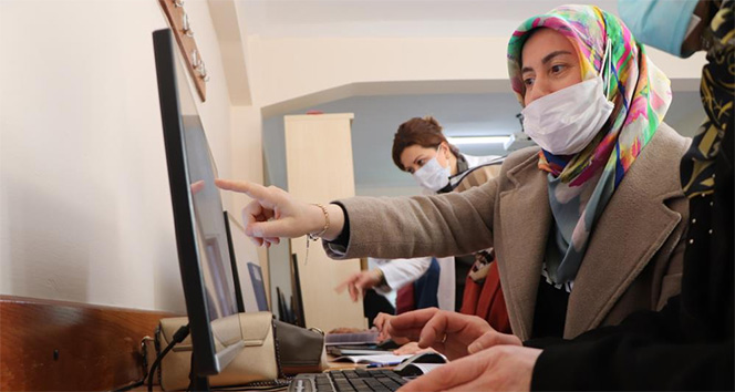 Kadınlar dijital korsanlara karşı eğitim alıyor